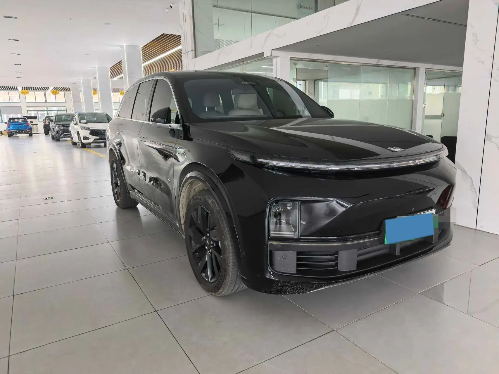 2023 LI L8 thumbnail 3