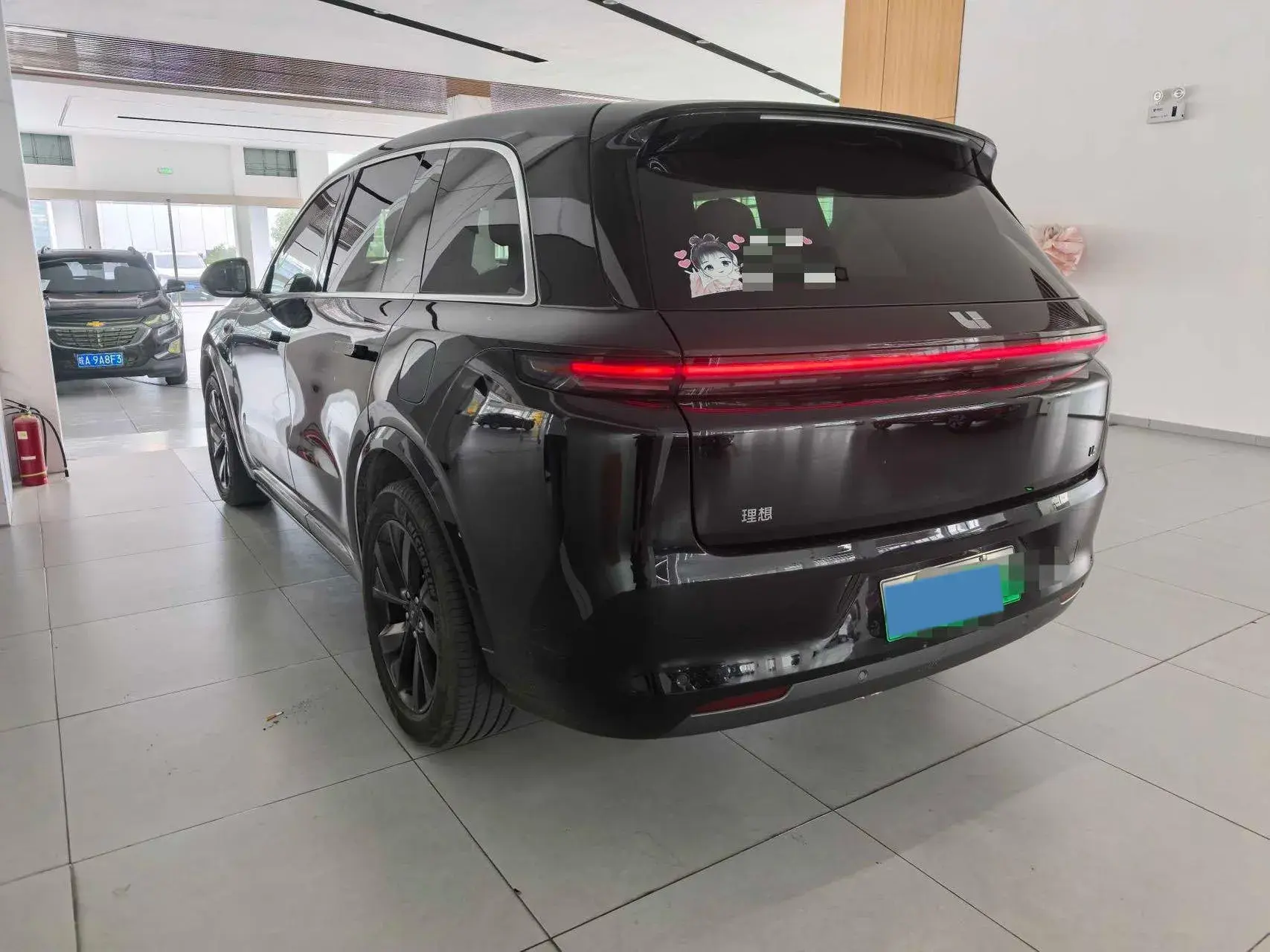 2023 LI L8 thumbnail 4