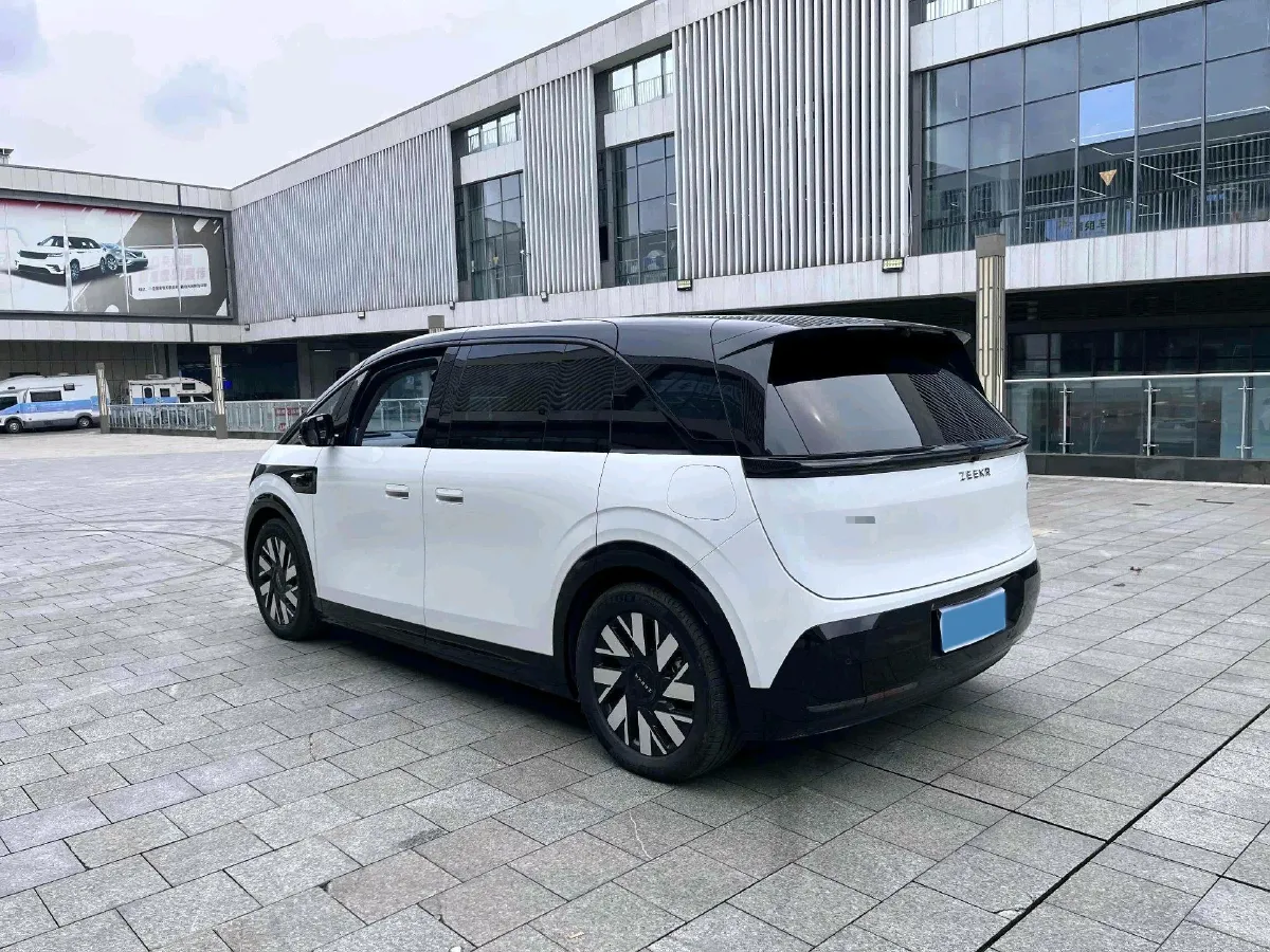 2025 Zeekr MIX BEV 102KWH,autocango,china used car exporter,china ev exporter,chinese used car exporter,chinese used ev exporter