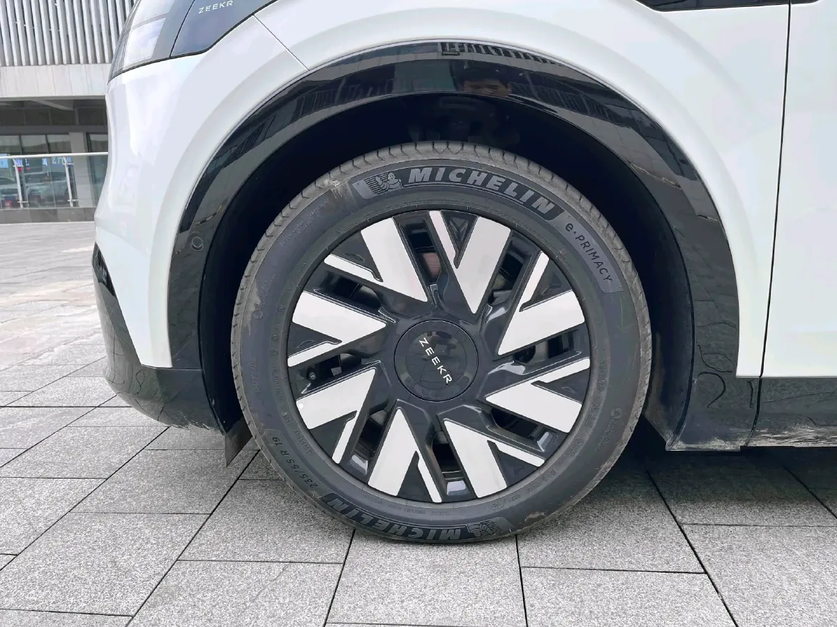 2025 Zeekr MIX BEV 102KWH,autocango,china used car exporter,china ev exporter,chinese used car exporter,chinese used ev exporter