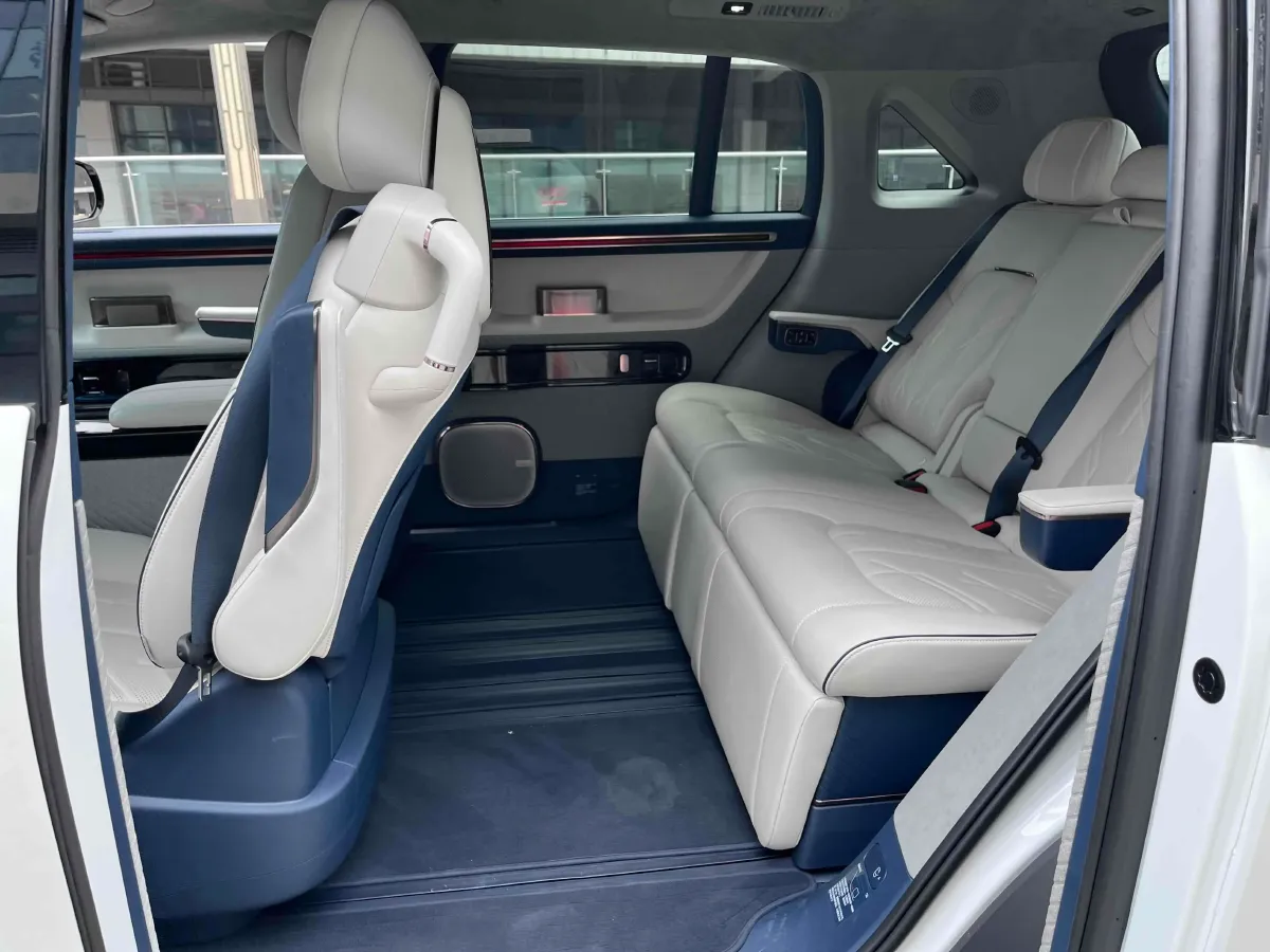 2025 Zeekr MIX BEV 102KWH,autocango,china used car exporter,china ev exporter,chinese used car exporter,chinese used ev exporter