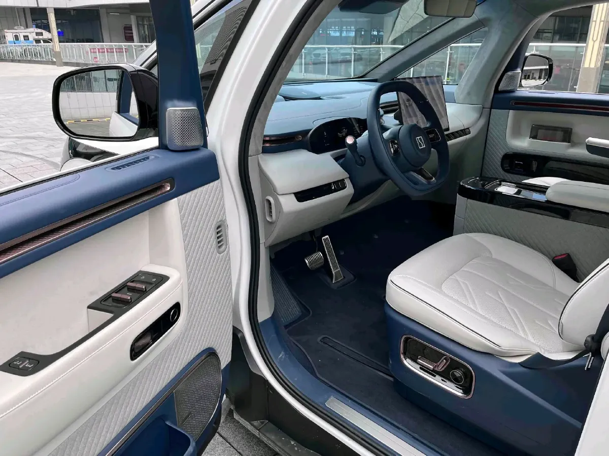 2025 Zeekr MIX BEV 102KWH,autocango,china used car exporter,china ev exporter,chinese used car exporter,chinese used ev exporter