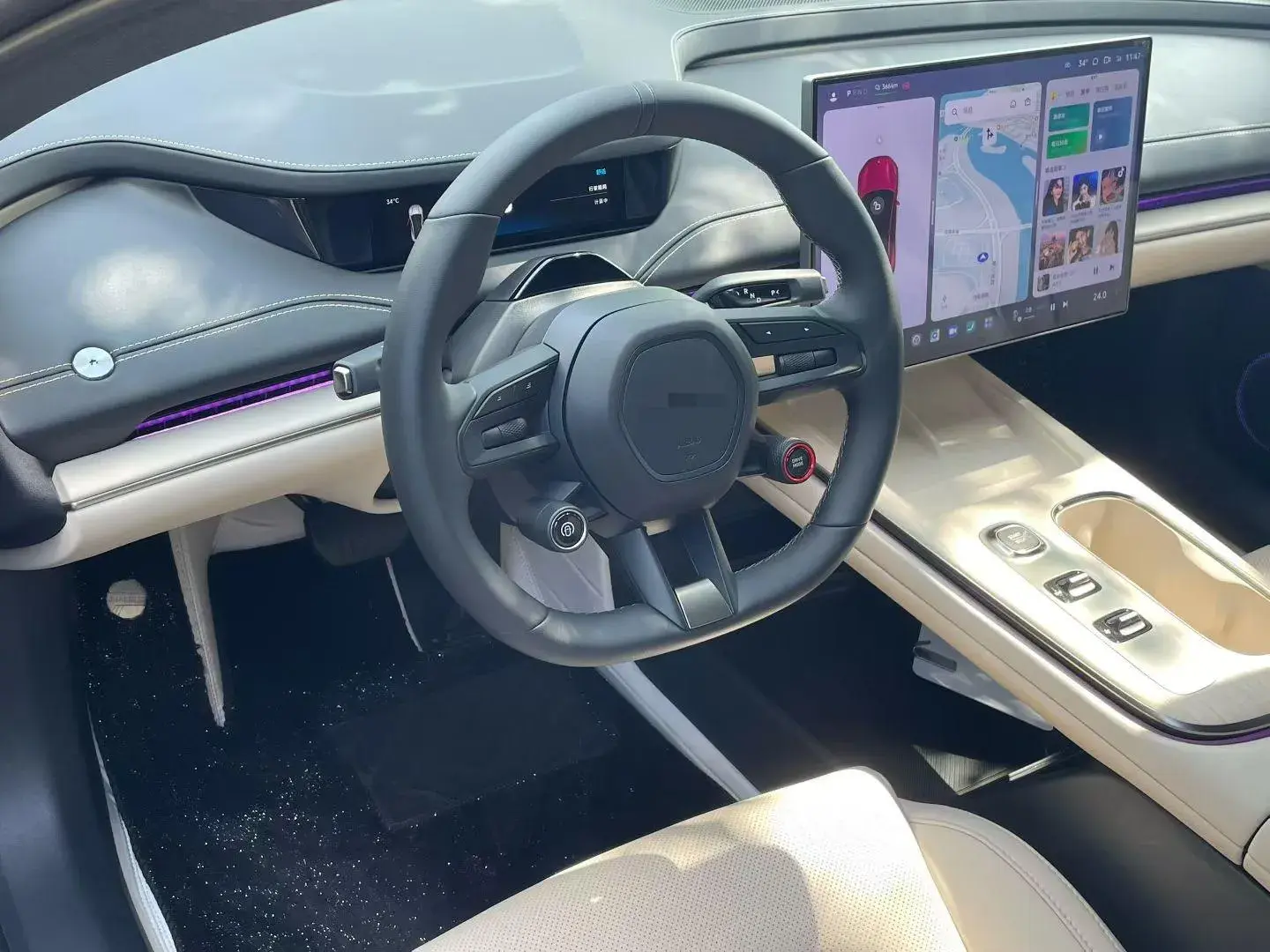 2024 MI SU7 thumbnail 3