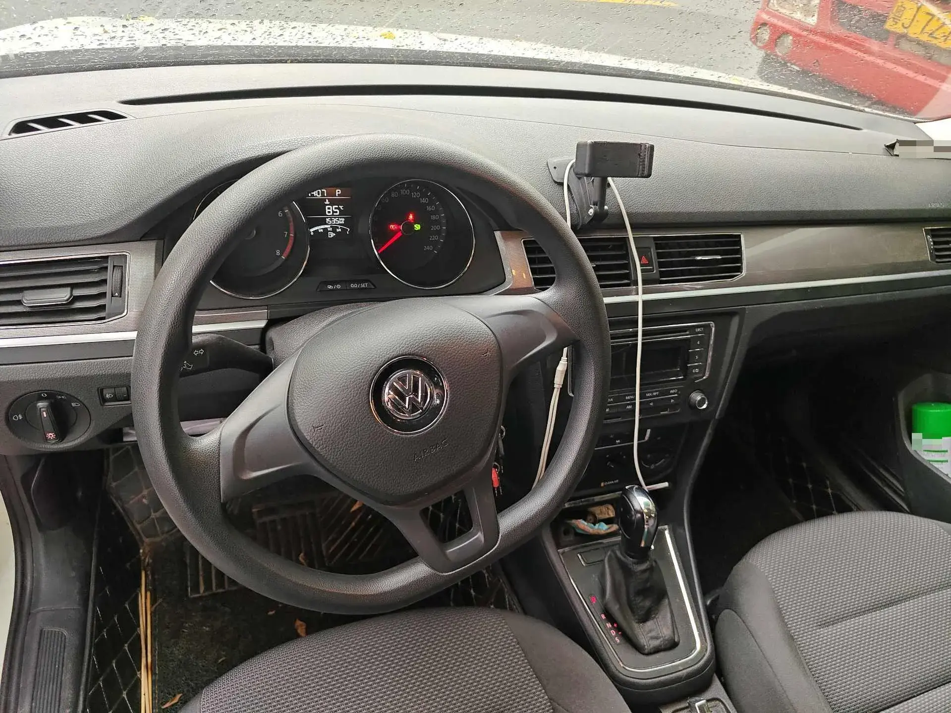 2018 VOLKSWAGEN BORA thumbnail 4