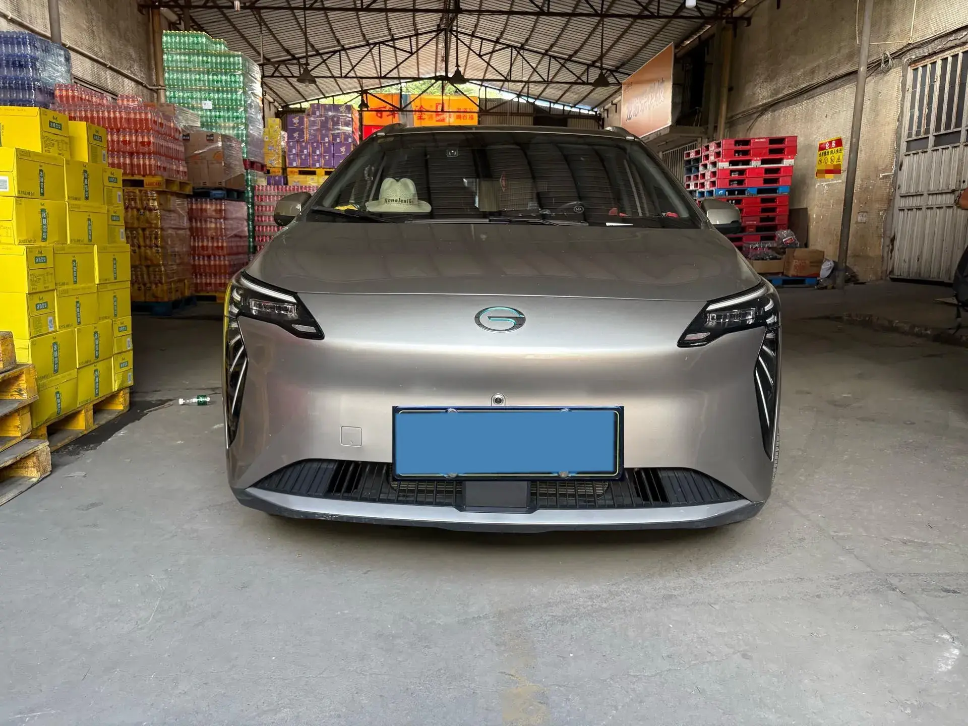 2023 AION Y thumbnail 2