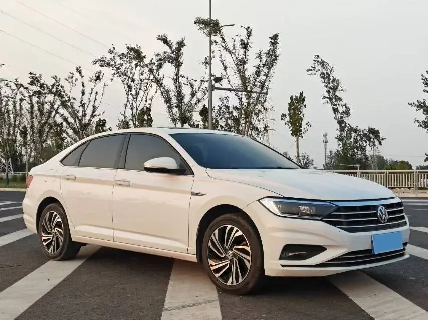 2022 VOLKSWAGEN SAGITAR thumbnail 3