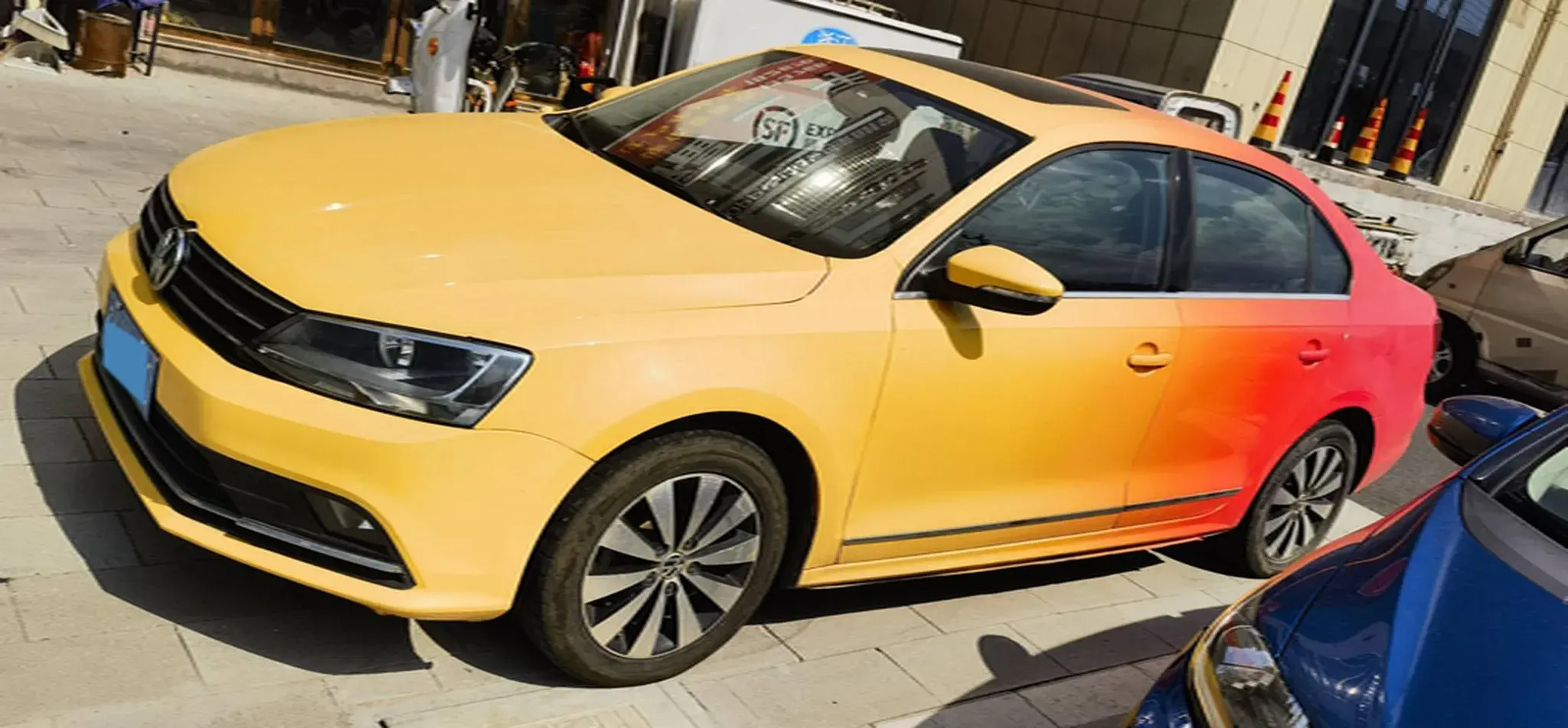 2018 VOLKSWAGEN SAGITAR view 1