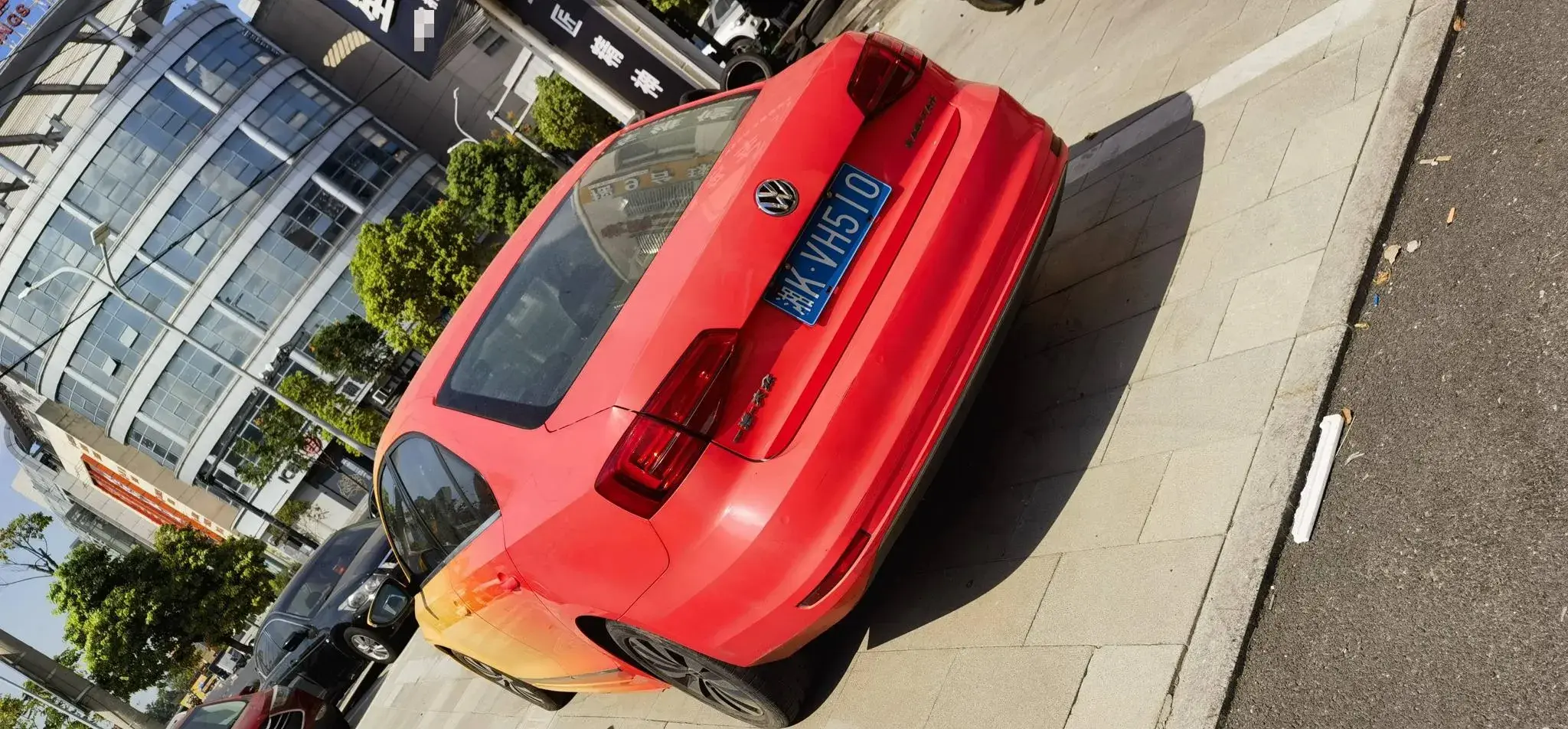 2018 VOLKSWAGEN SAGITAR thumbnail 4