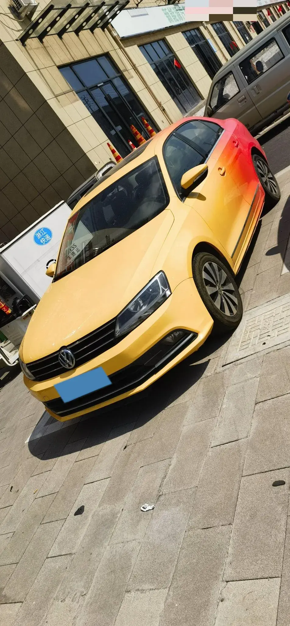 2018 VOLKSWAGEN SAGITAR thumbnail 3