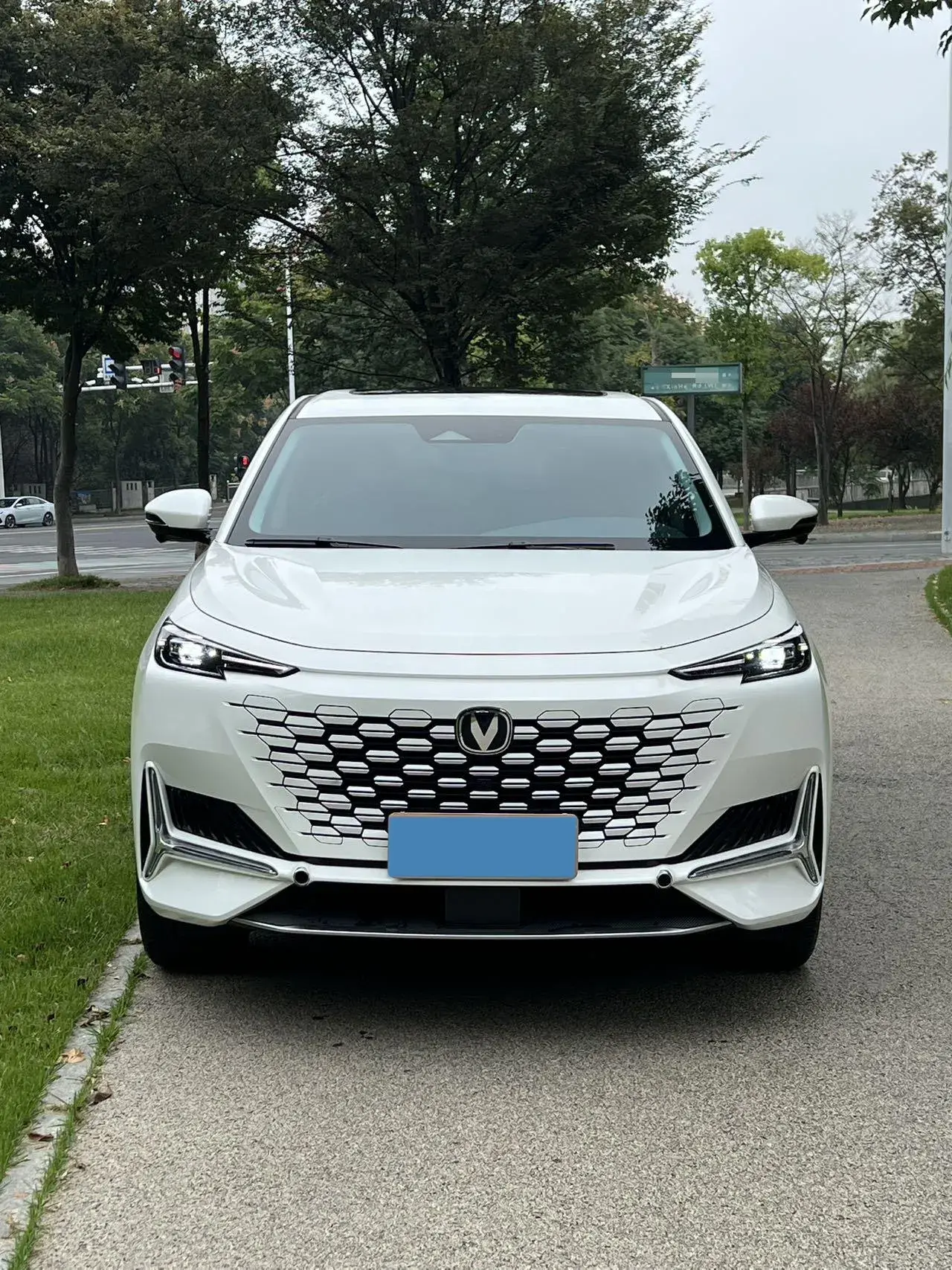 2024 CHANGAN UNI-K thumbnail 2