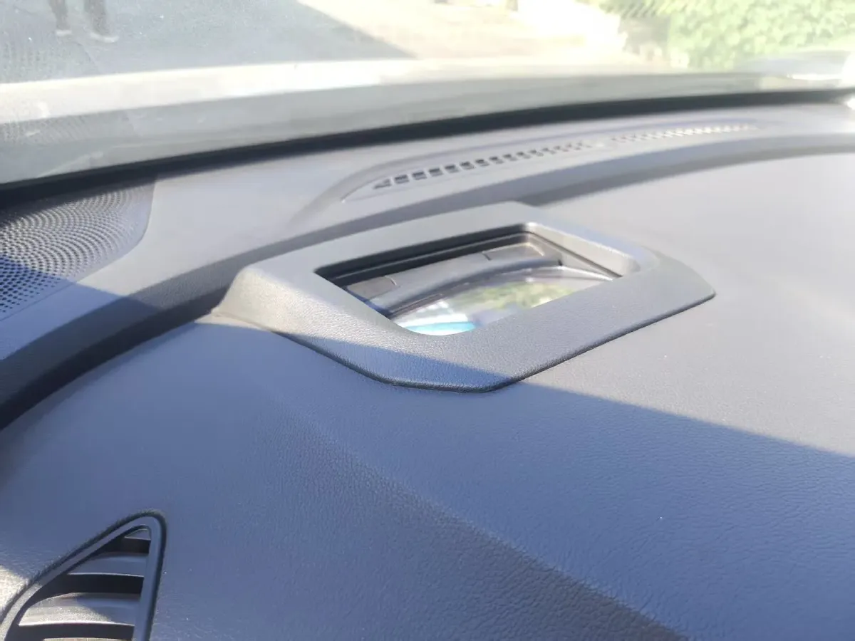 2020 MAXUS Euniq 5 BEV 61.1KWH,autocango,china used car exporter,china ev exporter,chinese used car exporter,chinese used ev exporter