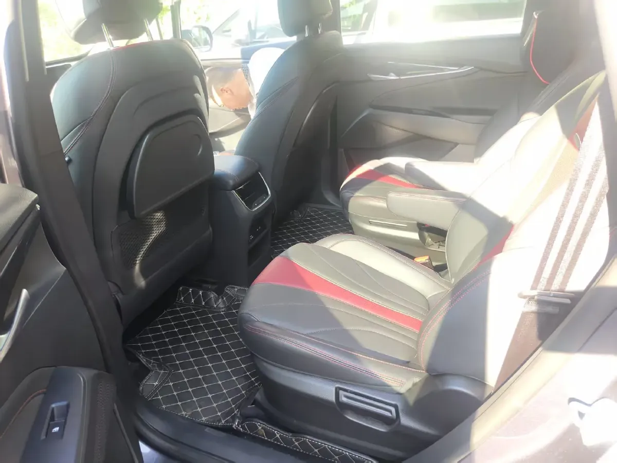 2020 MAXUS Euniq 5 BEV 61.1KWH,autocango,china used car exporter,china ev exporter,chinese used car exporter,chinese used ev exporter