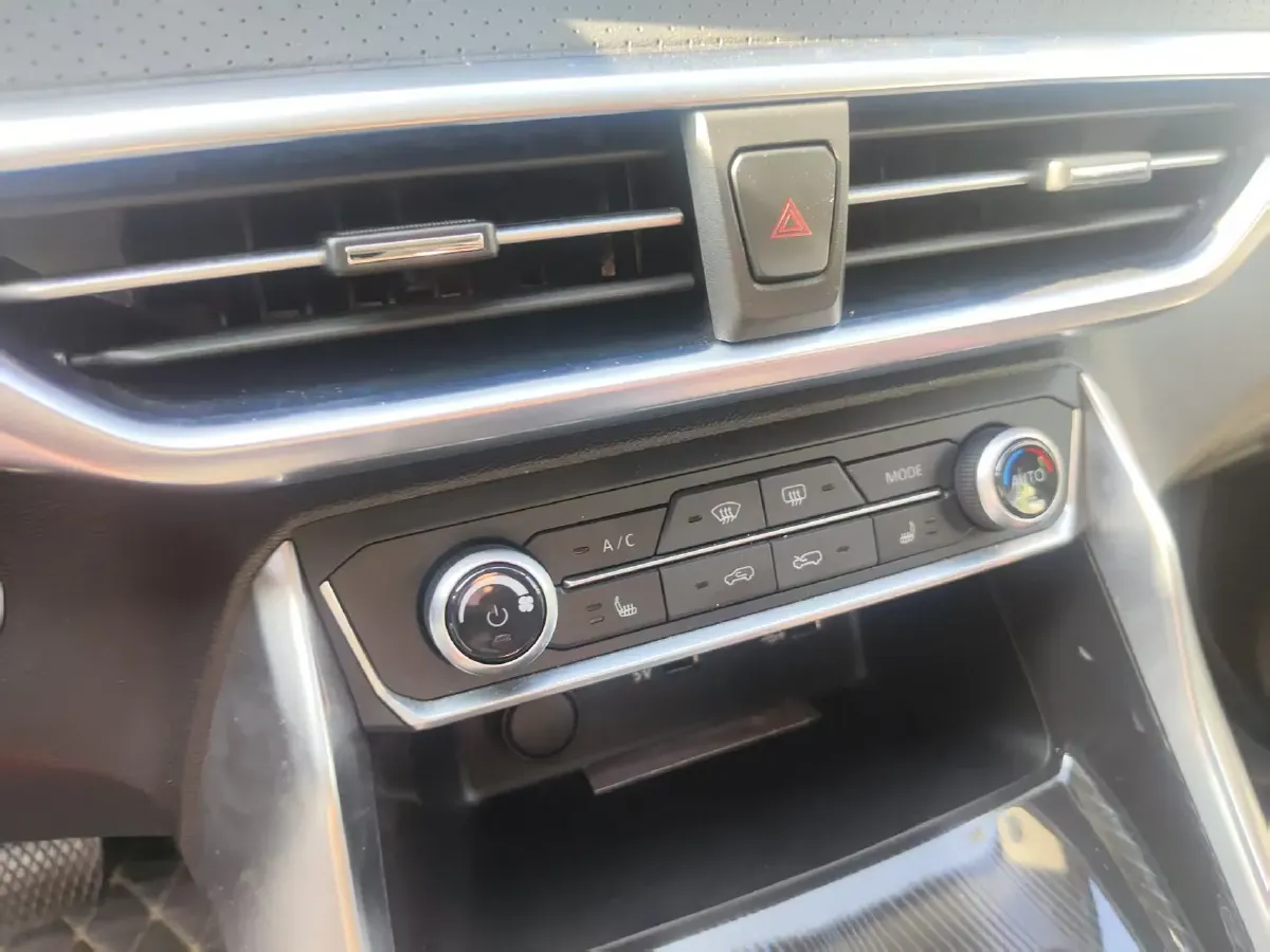 2020 MAXUS Euniq 5 BEV 61.1KWH,autocango,china used car exporter,china ev exporter,chinese used car exporter,chinese used ev exporter