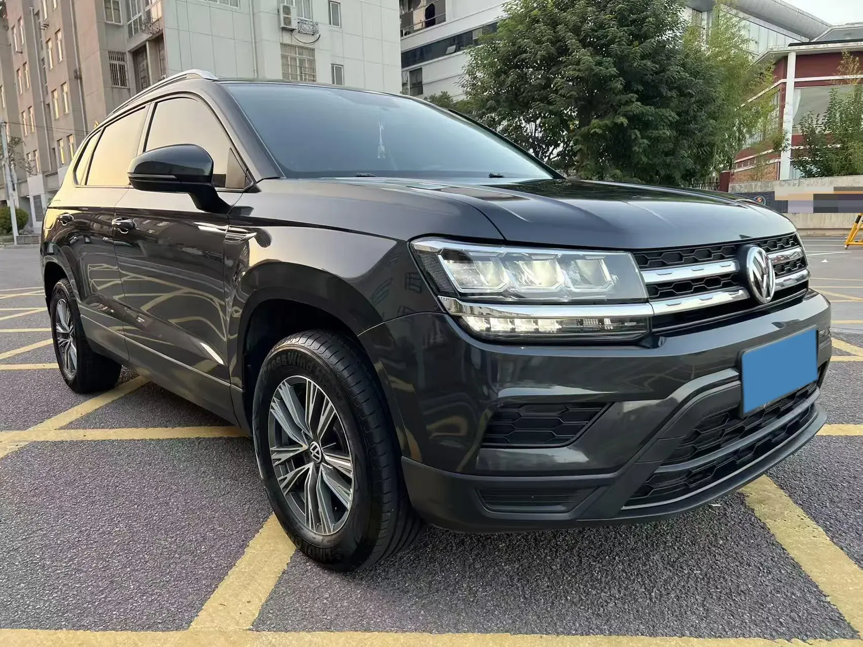 2020 VOLKSWAGEN THARU thumbnail 2