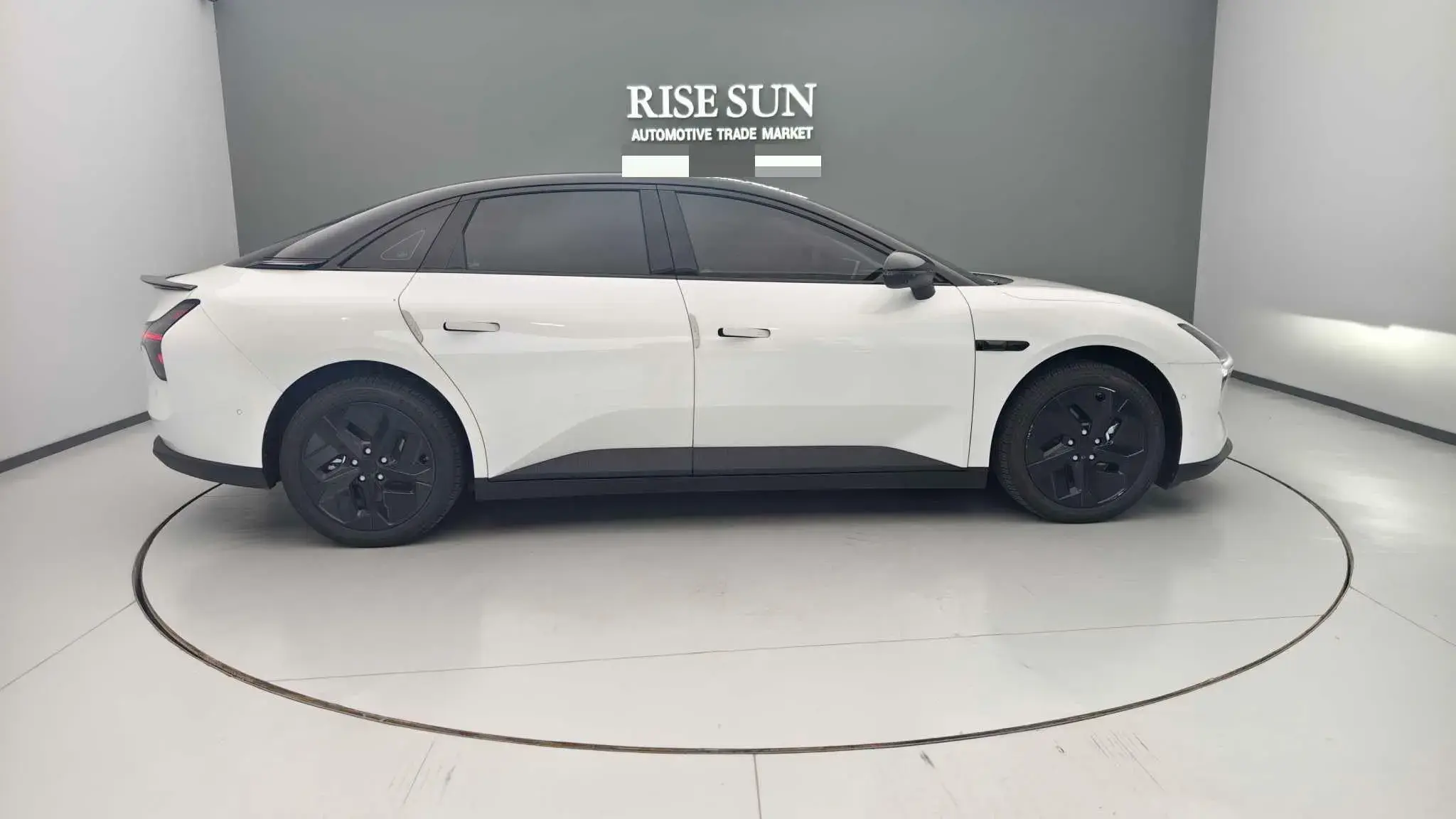 2024 XPENG MONA thumbnail 3