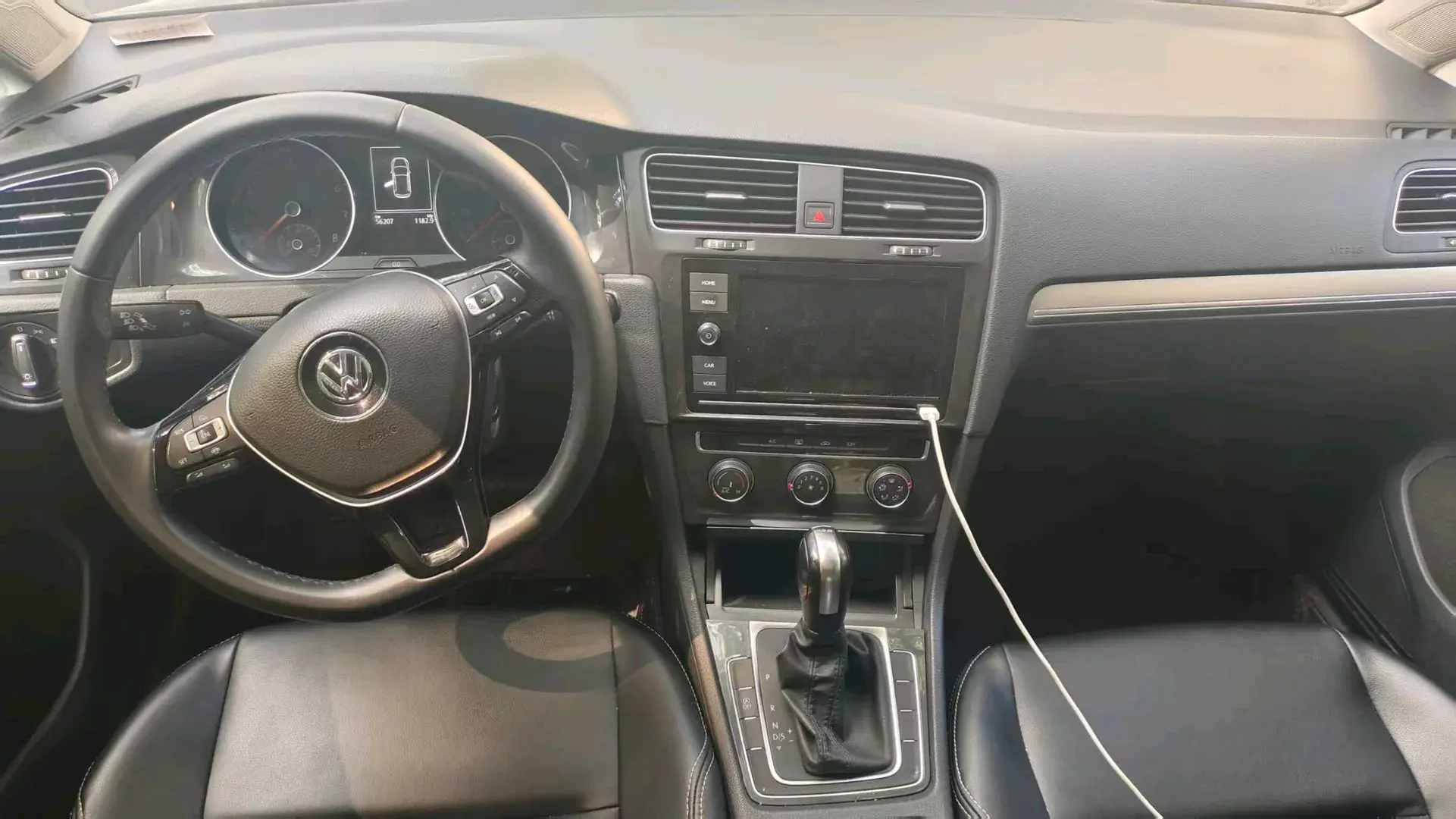 2019 VOLKSWAGEN GOLF thumbnail 4