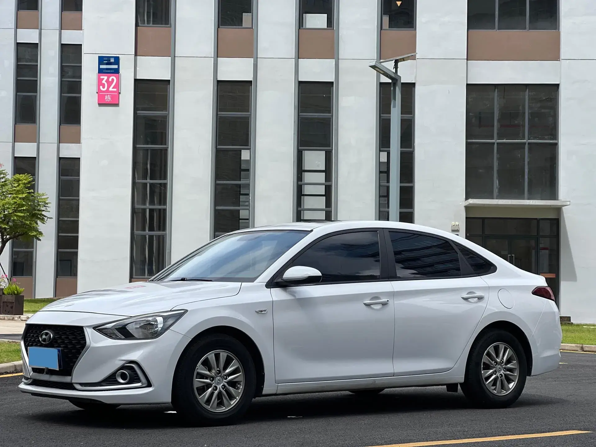 2017 HYUNDAI CELESTA view 1