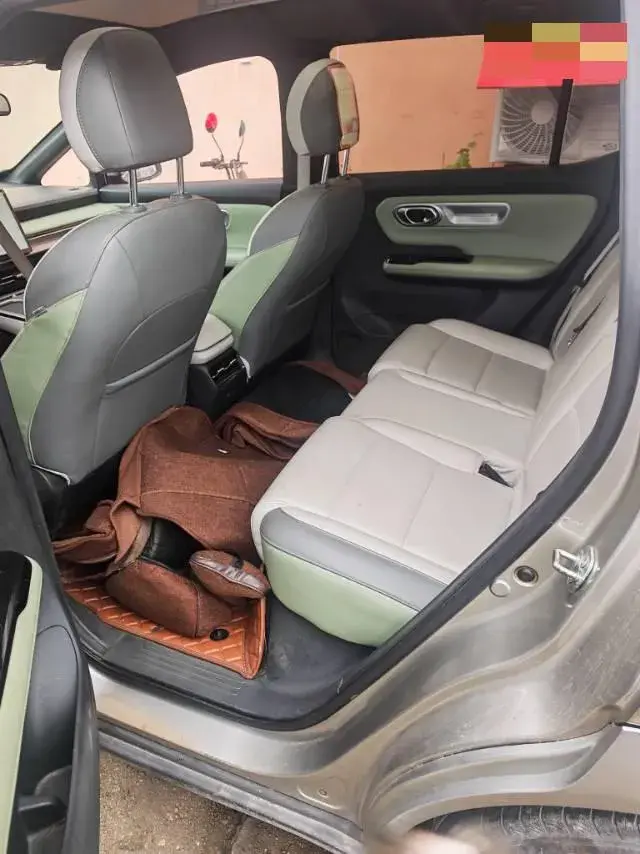 2023 AION Y thumbnail 4