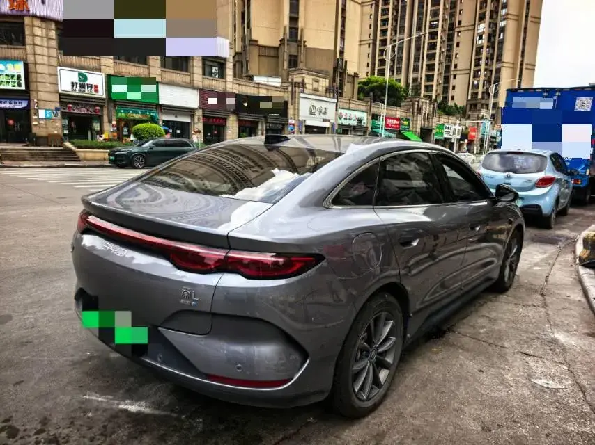 2025 BYD QINL thumbnail 2