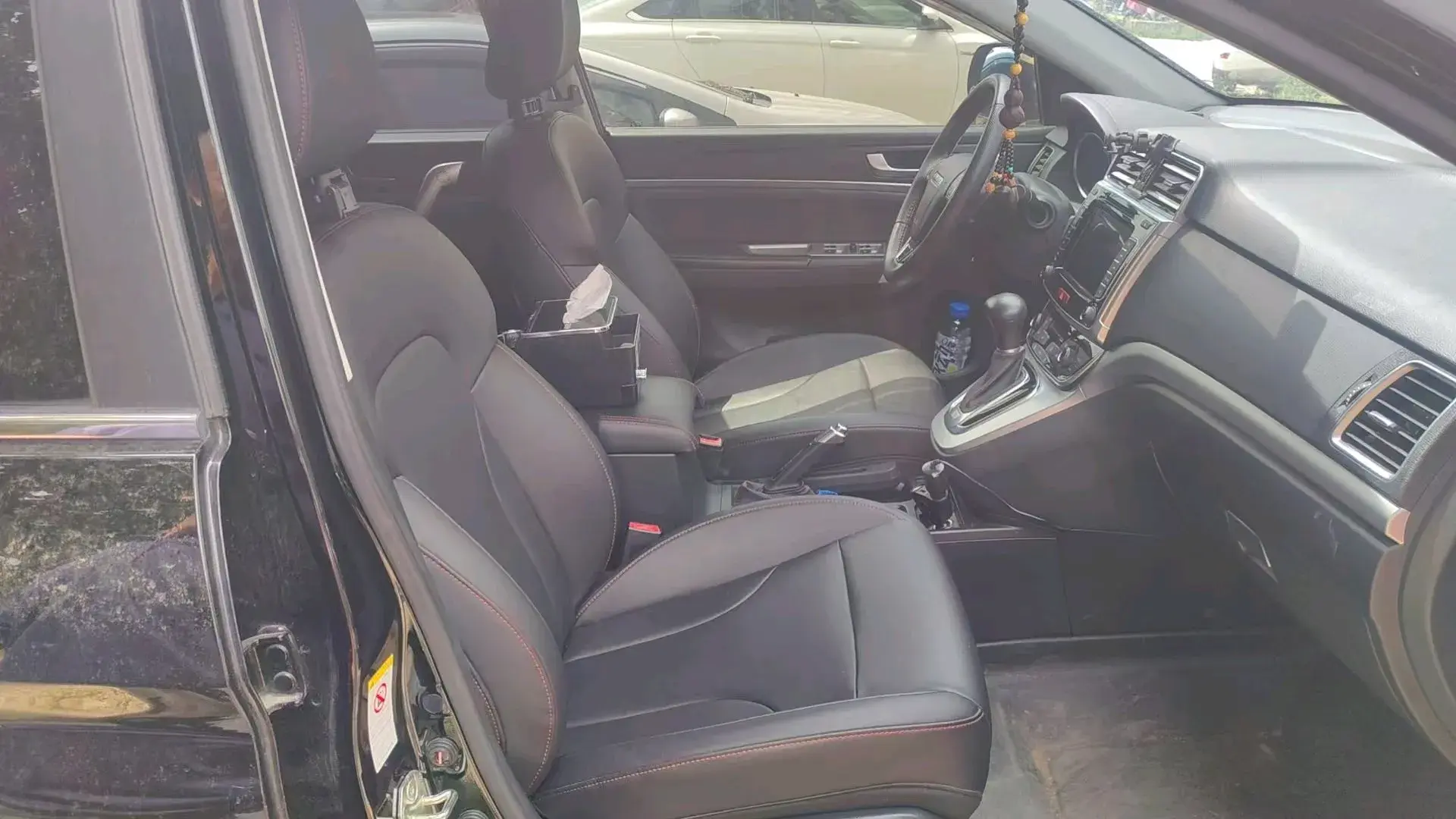 2017 HAVAL M6 thumbnail 2