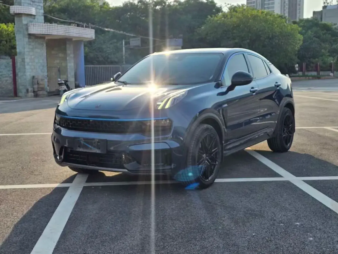 2020 LYNK&CO 05 view 1