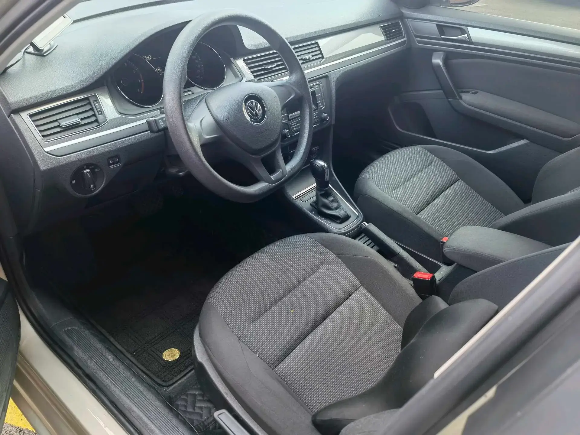 2018 VOLKSWAGEN BORA thumbnail 3