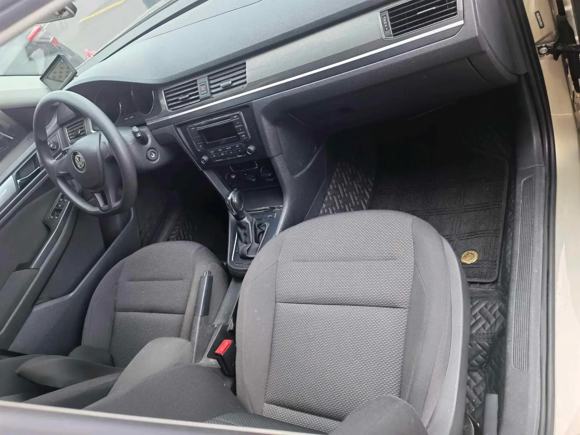 2018 VOLKSWAGEN BORA thumbnail 4