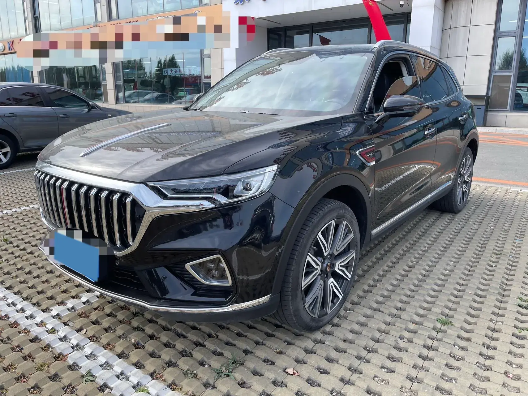 2022 HONGQI HS5 view 1