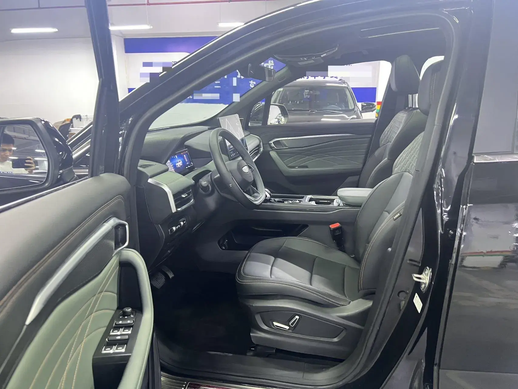 2024 GEELY MONJARO thumbnail 4