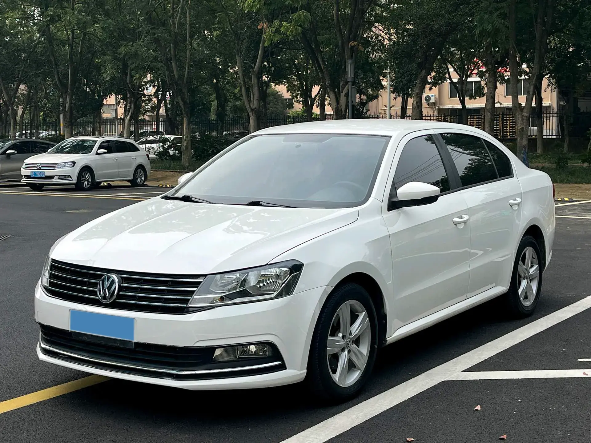 2017 VOLKSWAGEN LAVIDA view 1