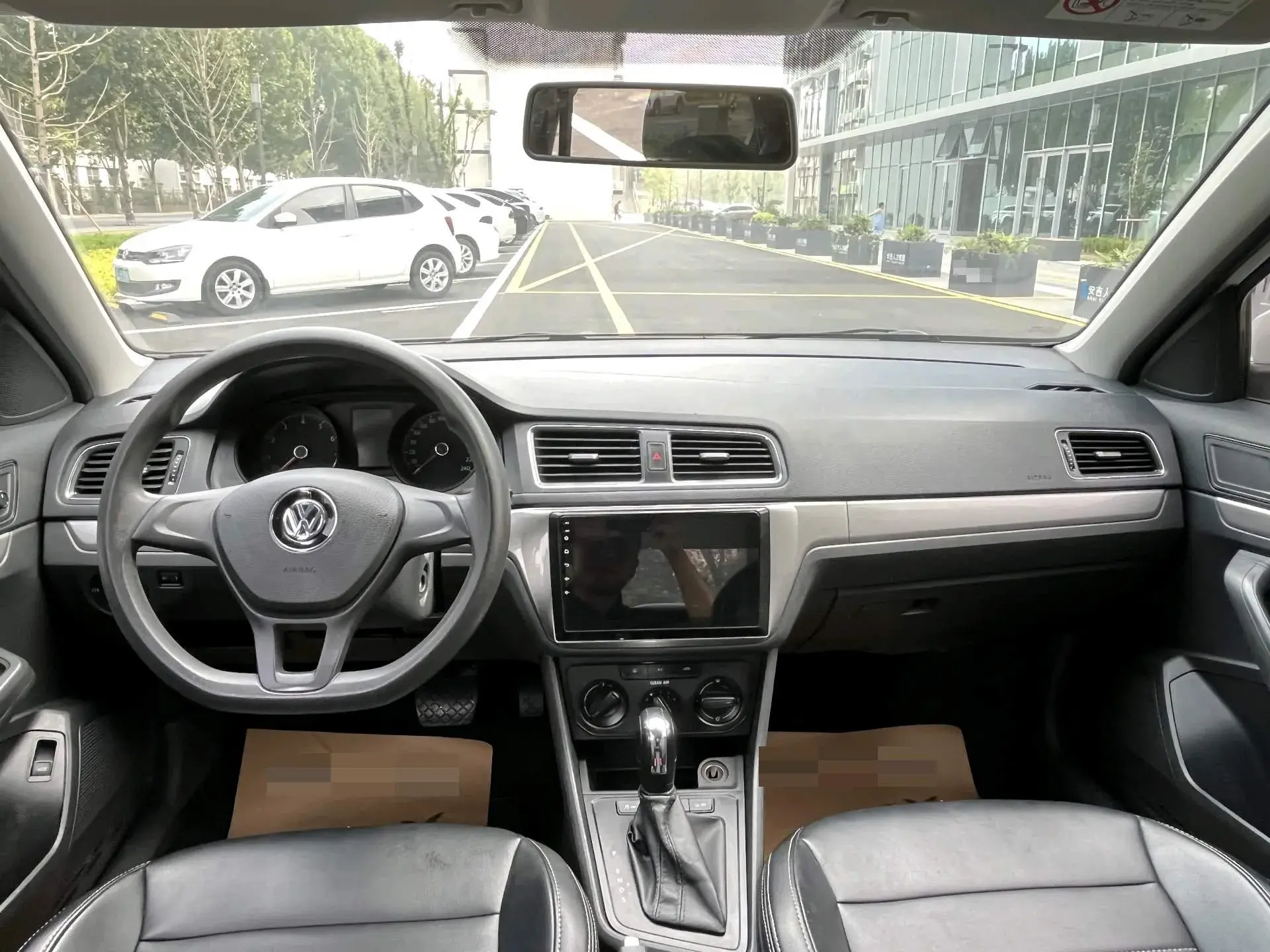 2017 VOLKSWAGEN LAVIDA thumbnail 4