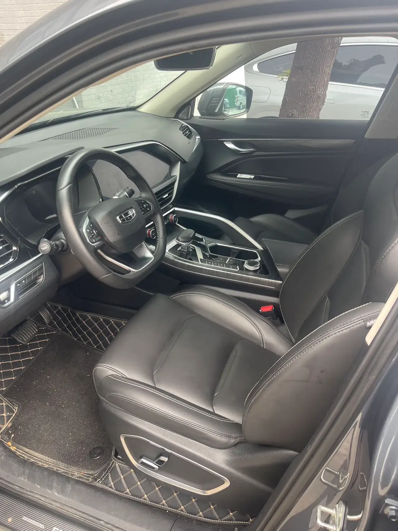 2019 GEELY TUGELLA thumbnail 3