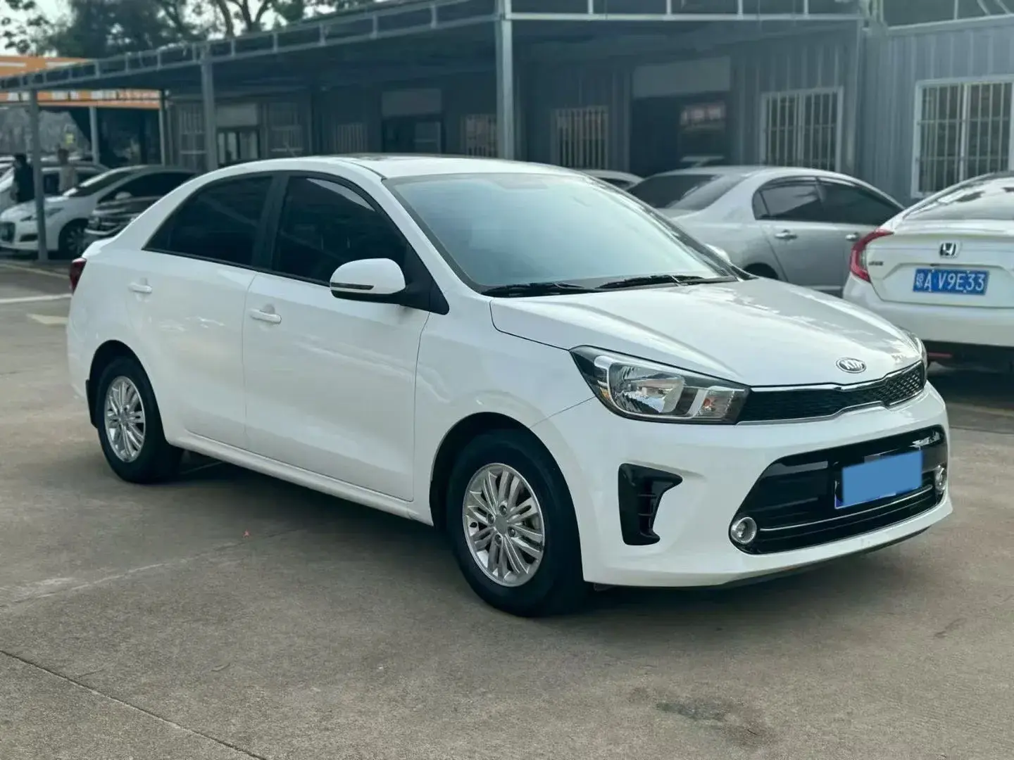 2019 KIA PEGAS thumbnail 3