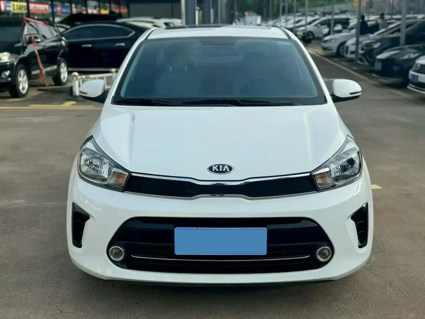 2019 KIA PEGAS thumbnail 2