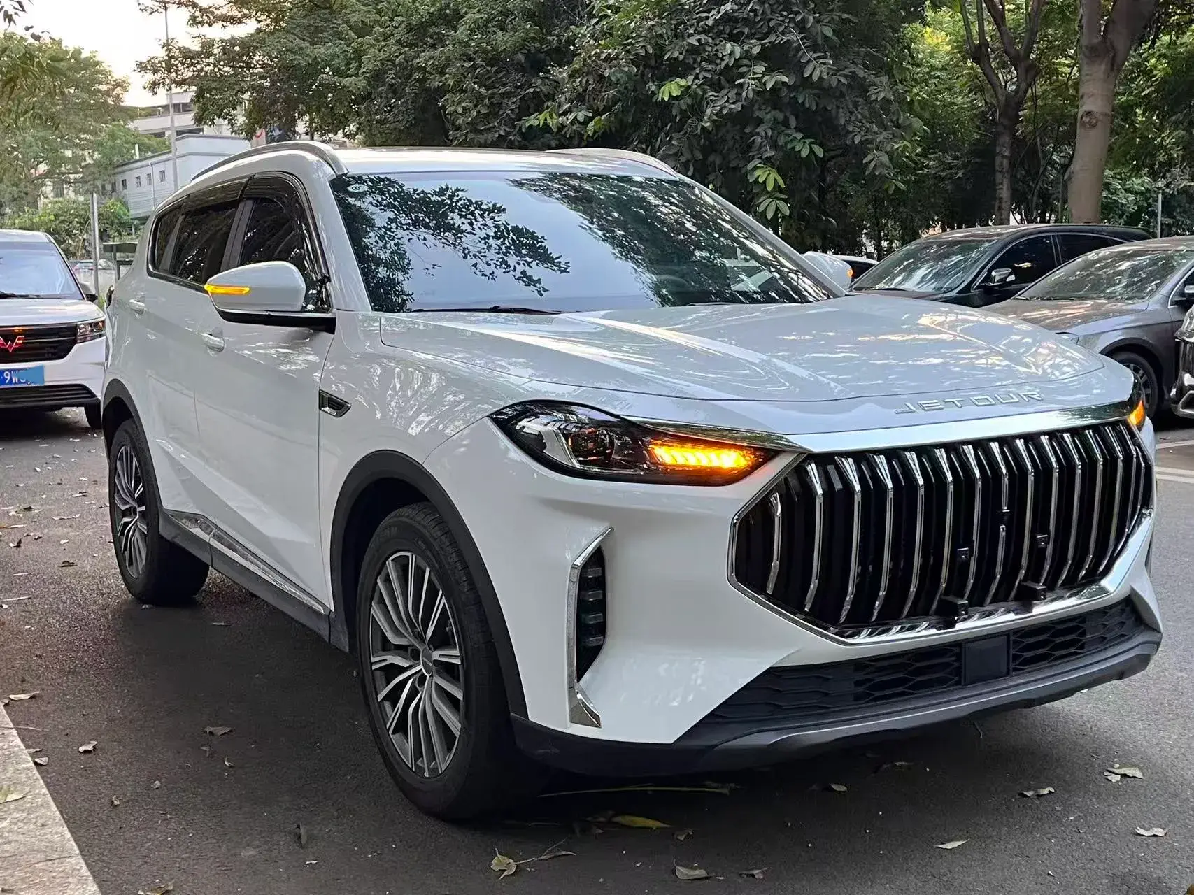 2025 JETOUR X70 thumbnail 3