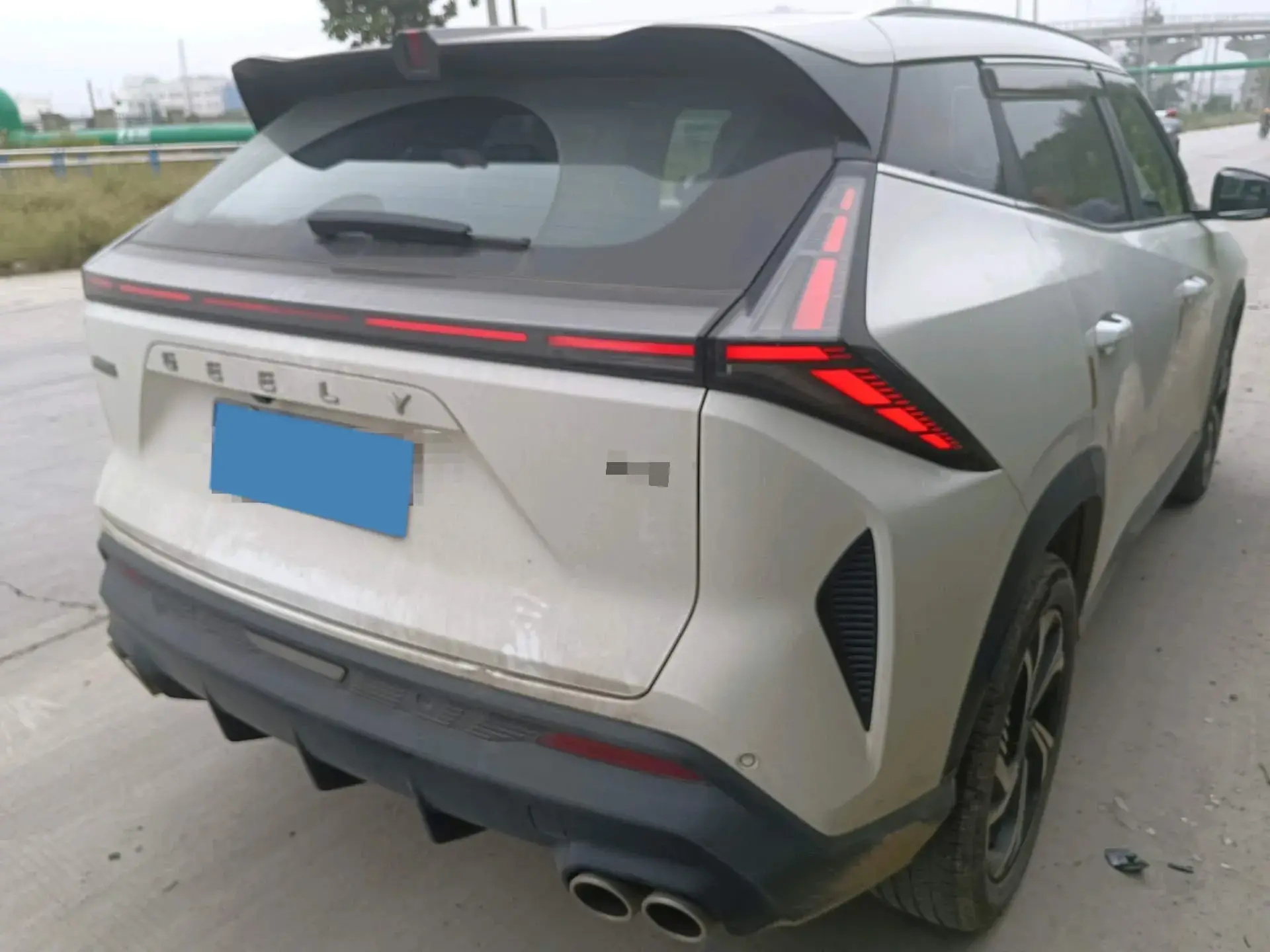 2023 GEELY AZKARRA thumbnail 3