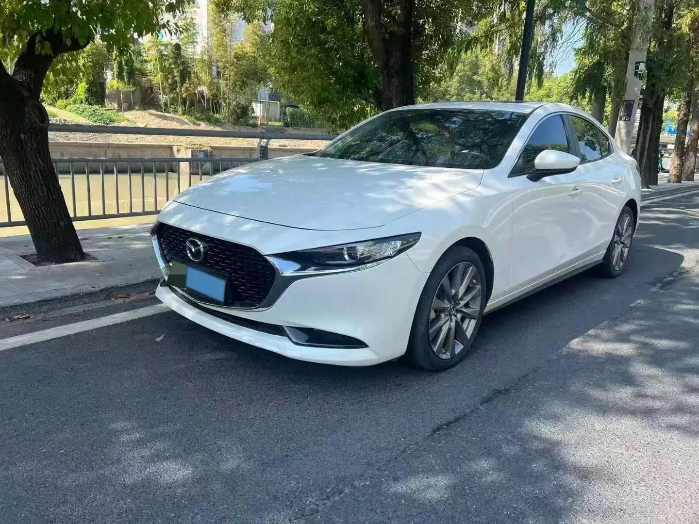 2022 MAZDA 3 view 1