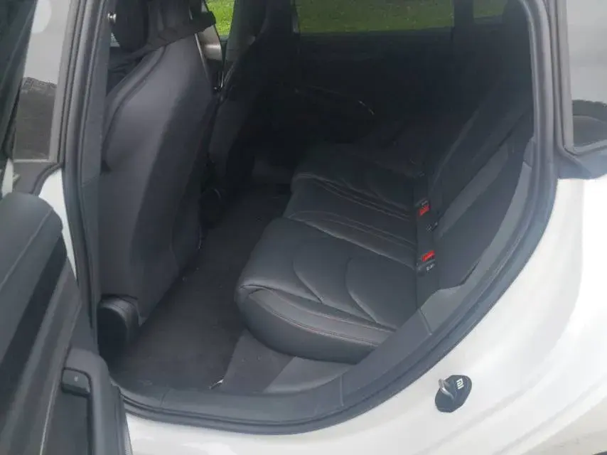 2024 MI SU7 thumbnail 4