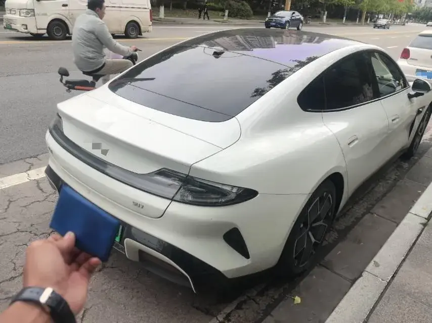 2024 MI SU7 thumbnail 3