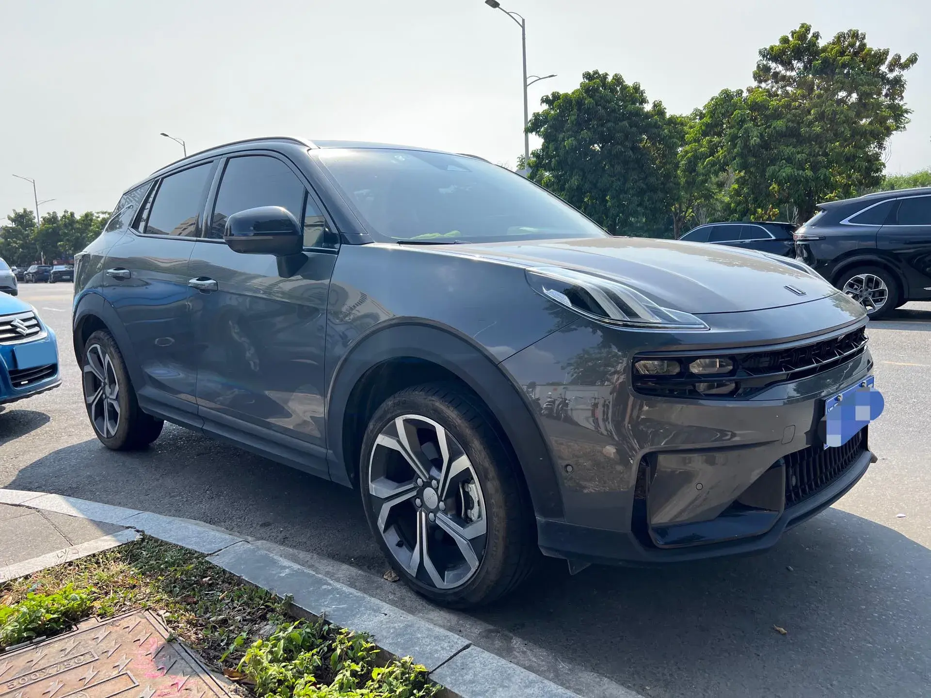 2023 LYNK&CO 06 thumbnail 3