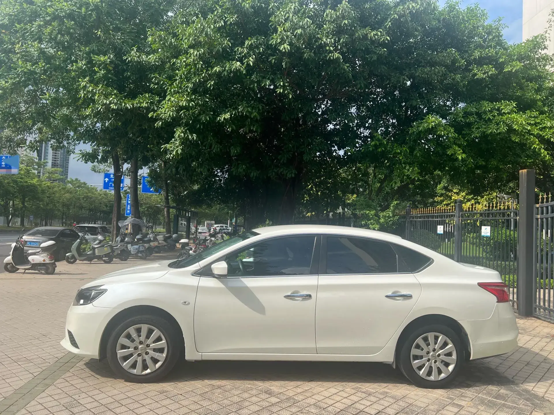 2022 NISSAN SYLPHY thumbnail 4