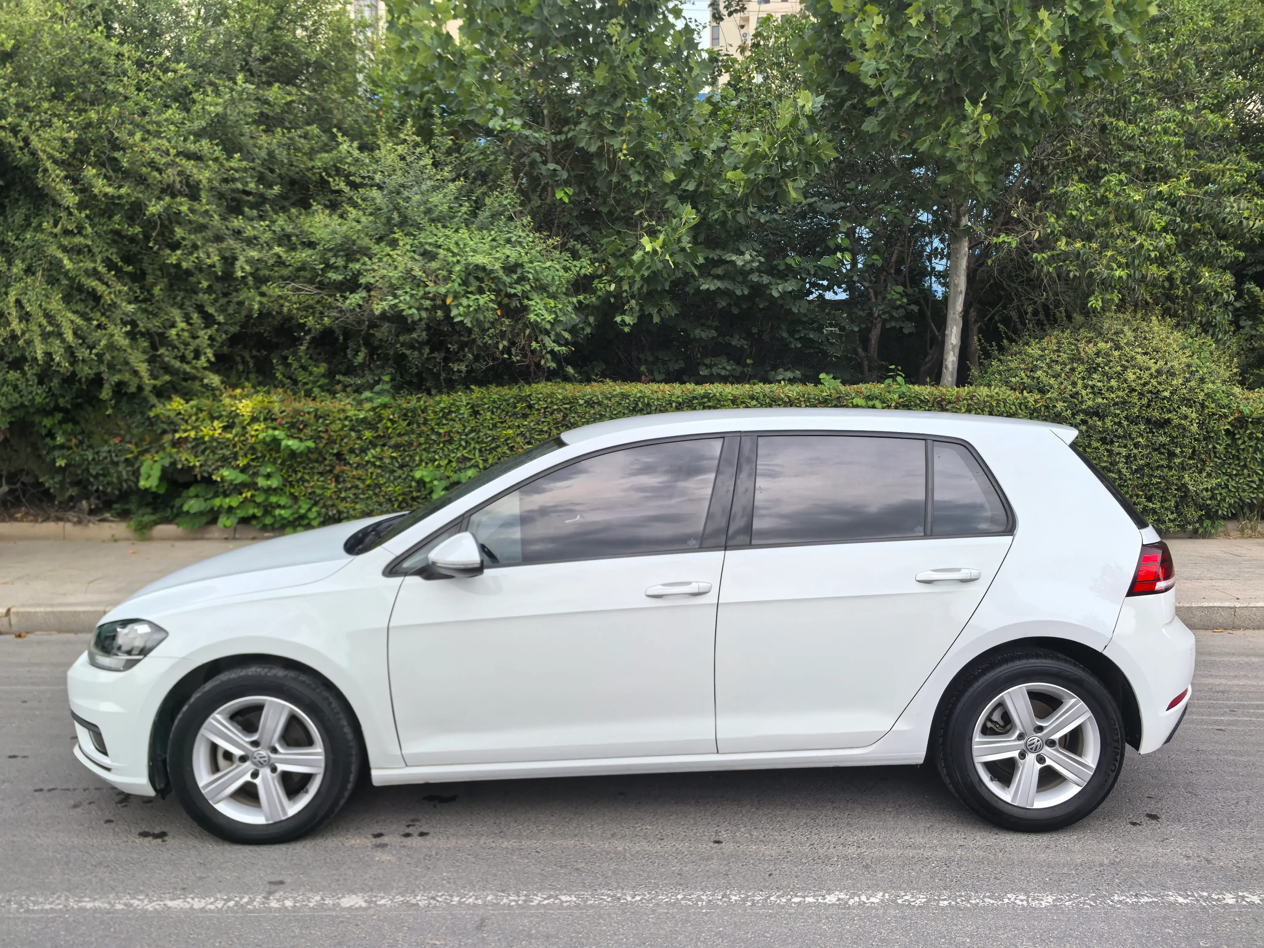 2019 VOLKSWAGEN GOLF thumbnail 2