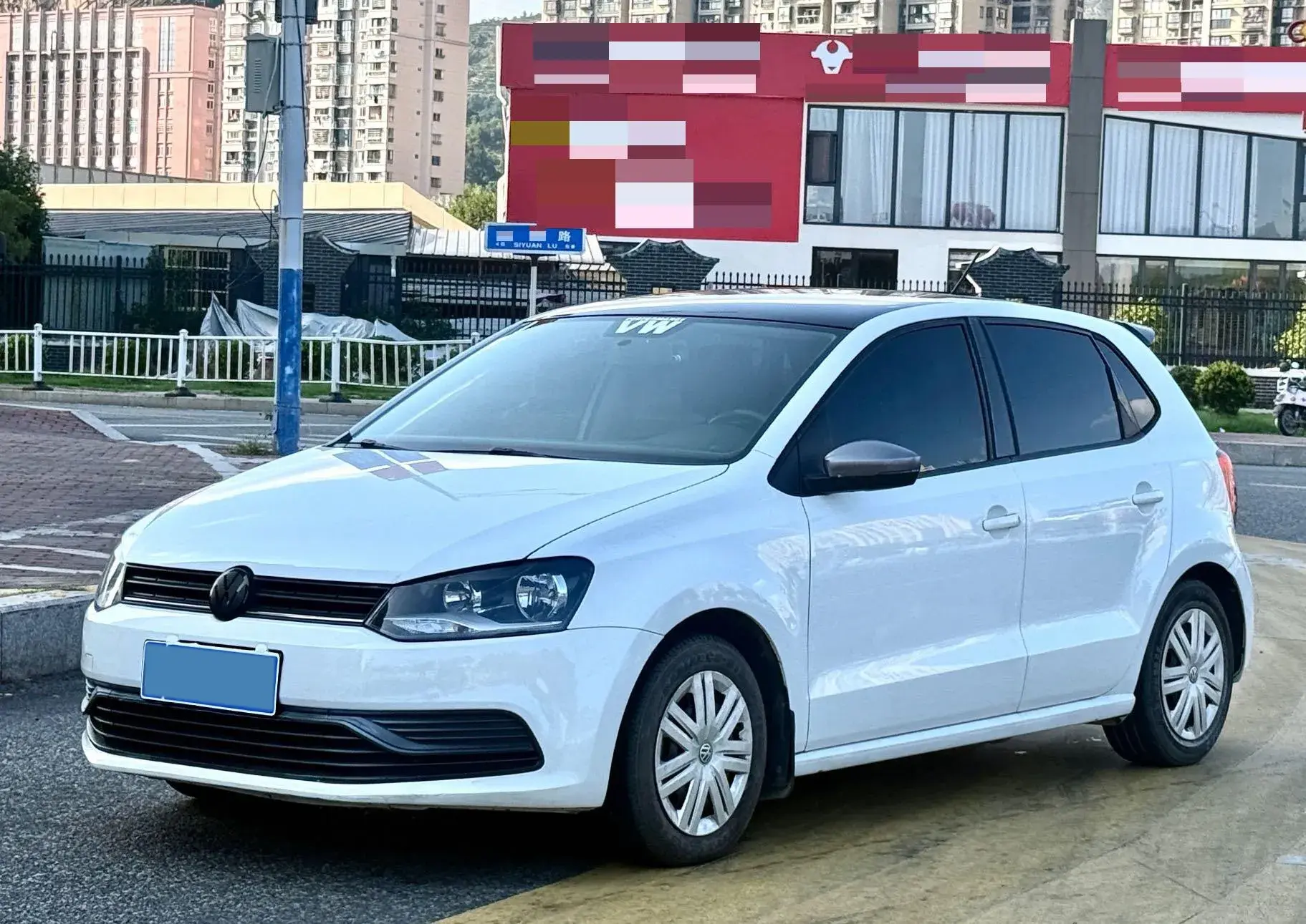 2018 VOLKSWAGEN POLO view 1