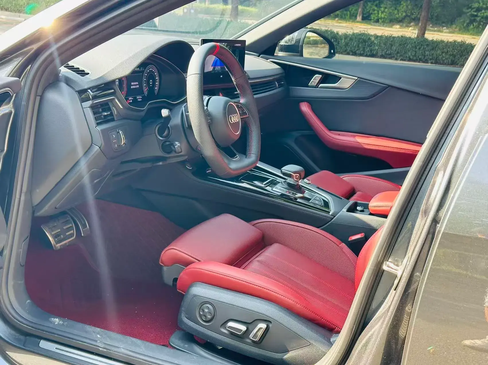 2025 AUDI A4L thumbnail 4