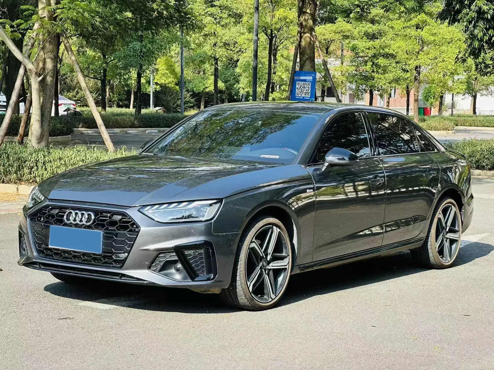 2025 AUDI A4L view 1