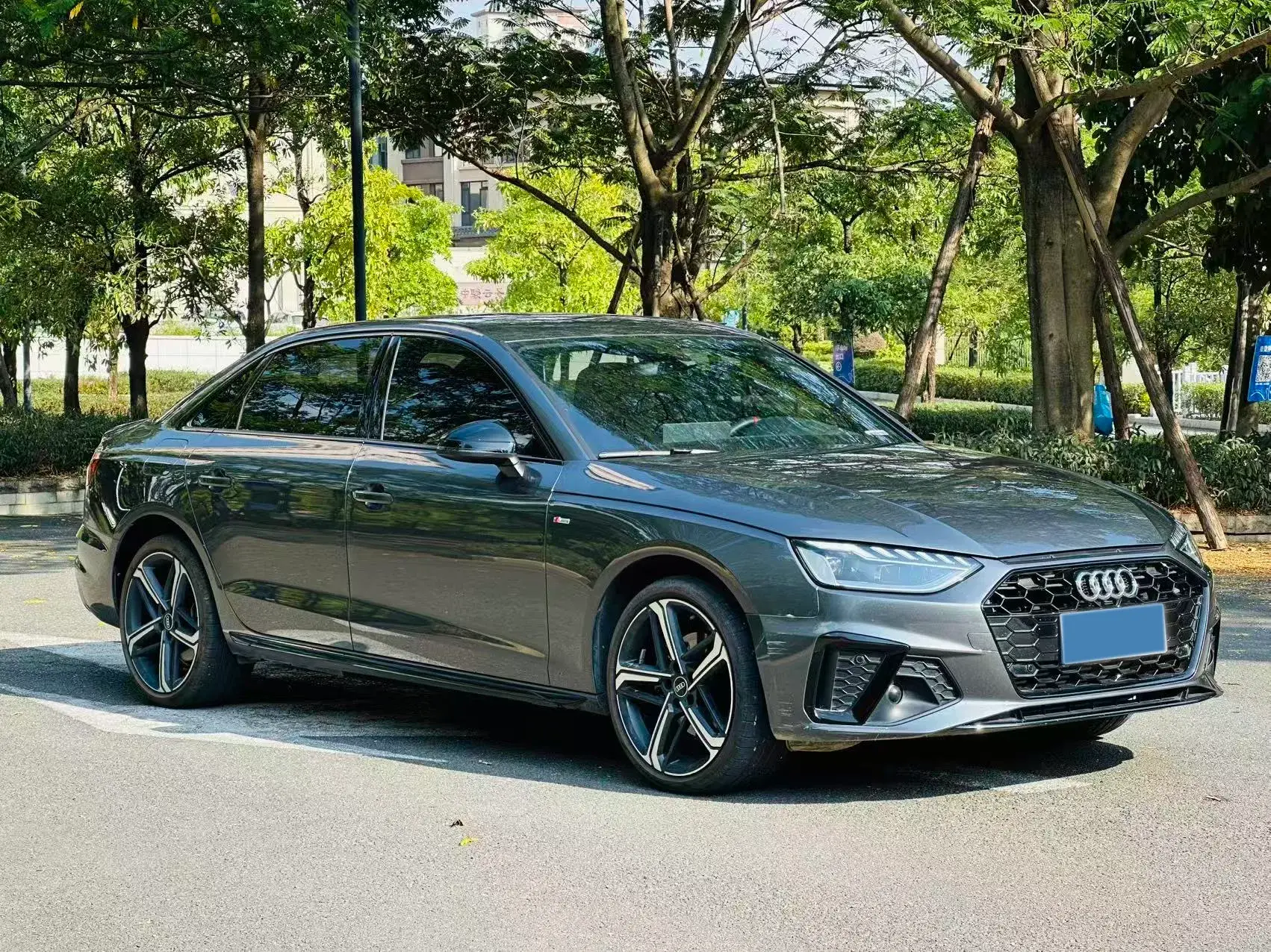 2025 AUDI A4L thumbnail 3