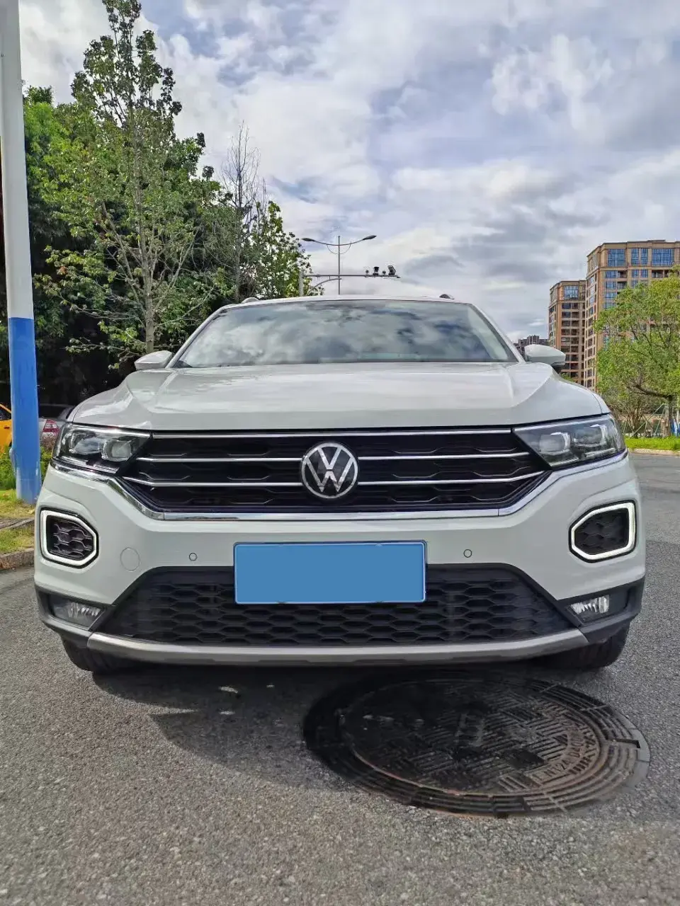 2022 VOLKSWAGEN T-ROC thumbnail 2