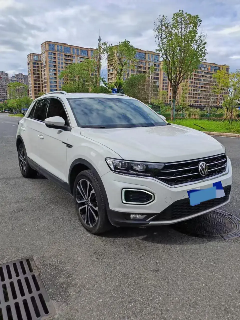 2022 VOLKSWAGEN T-ROC thumbnail 3