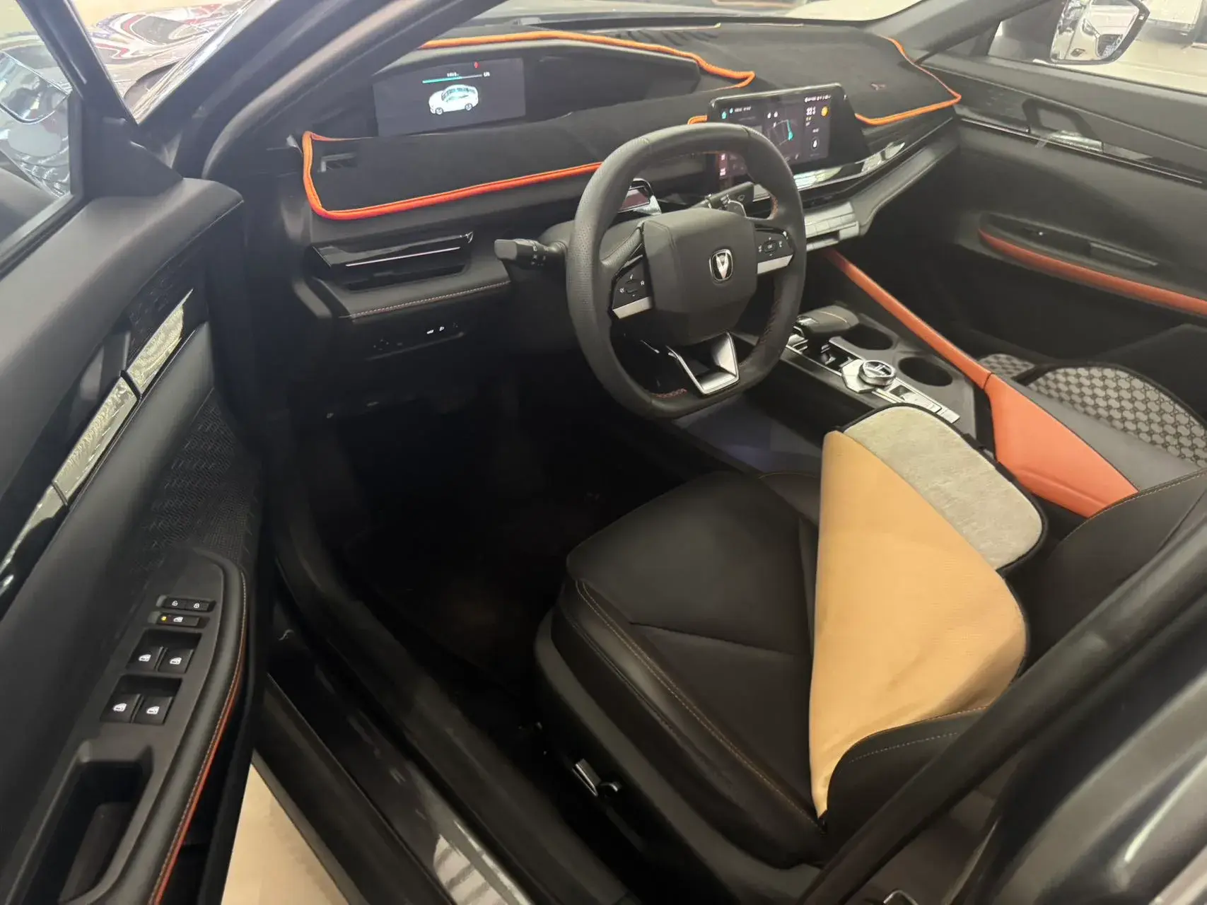 2022 CHANGAN UNI-V thumbnail 2