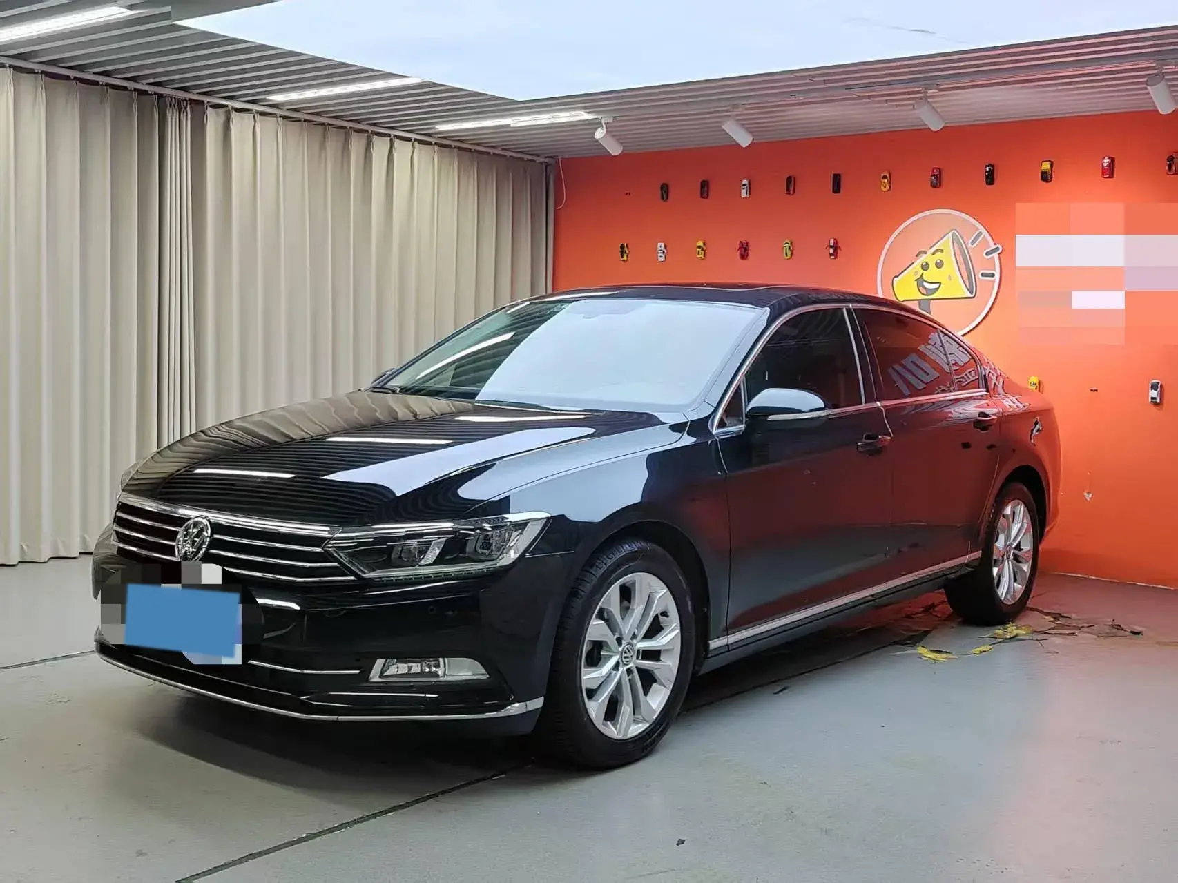 2018 VOLKSWAGEN MAGOTAN view 1